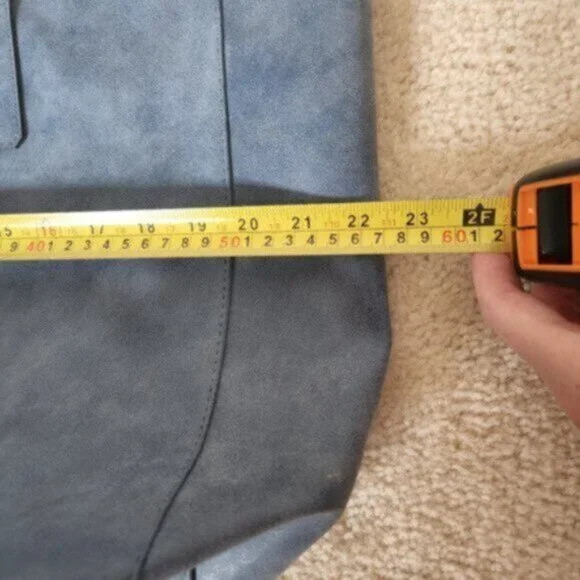 $ DROP!  Saks Fifth Avenue Large Blue Tote Bag - Picture 3 of 4